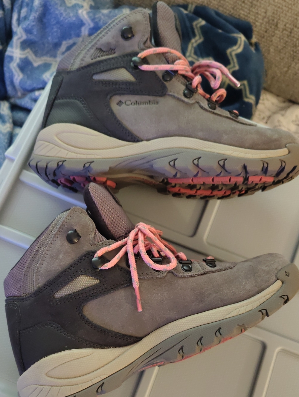 Columbia Gray Suede Hiking Boots with Pink Laces